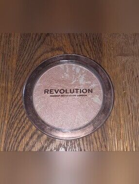 Makeup Revolution Festive Allure Baked Highlighter- Limited Edition 0.42oz